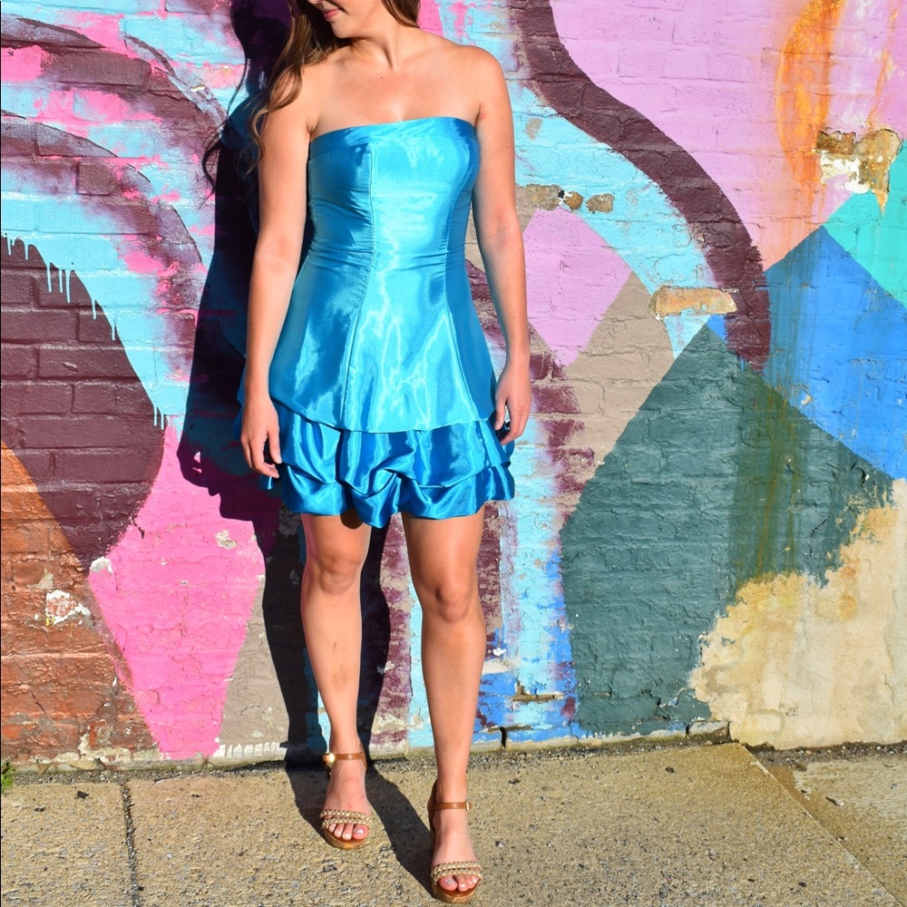 Size 5/6 Strapless Blue Ombré Dress